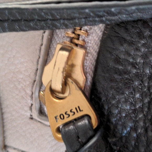 Fossil "Karli" Grey, w/ White & Black Stripes Leather Hobo Shoulder Bag - Picture 2 of 6